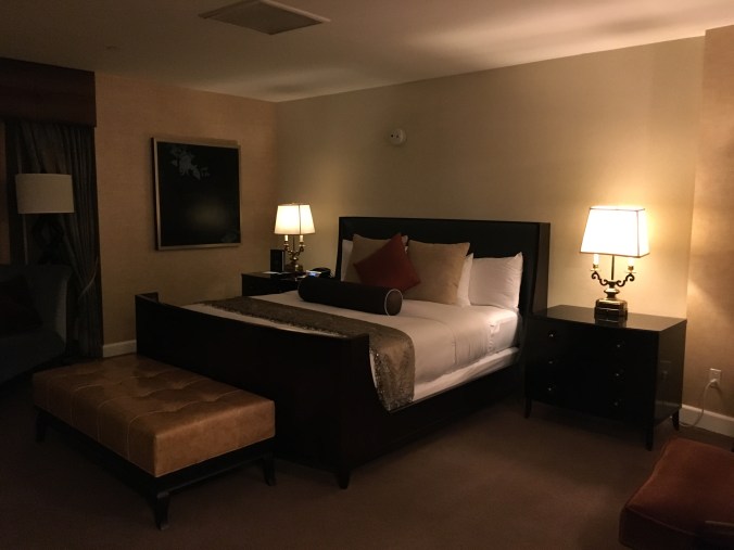 palmer-house-hilton-suite-4